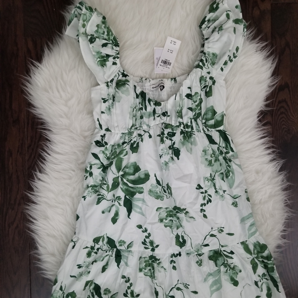 Abercrombie & Fitch Ruched Flutter Sleeve Dress